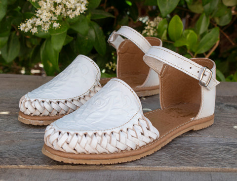 WOMENS ROSE STAMPED WHITE LEATHER HUARACHE MEXICAN SANDAL