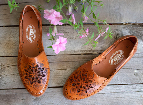 WOMENS BROWN FLORAL STAMPED LEATHER HUARACHE MEXICAN SANDAL