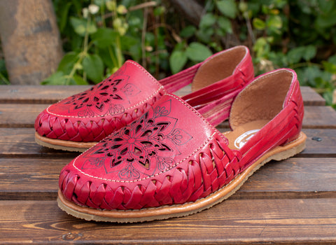 WOMENS RED LEATHER STAMPED HUARACHE MEXICAN SANDAL