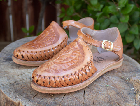 WOMENS ROSE STAMPED LEATHER HUARACHE MEXICAN SANDAL