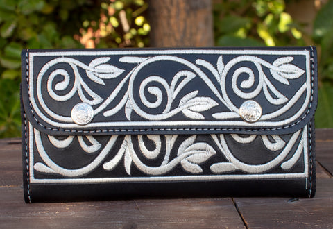 WOMENS BLACK LEATHER EMBROIDERED TRIFOLD WALLET