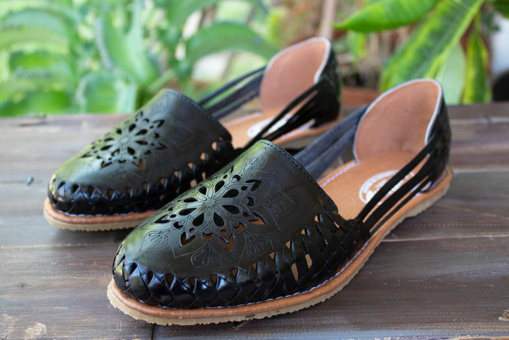 WOMENS BLACK LEATHER FLORAL HUARACHE MEXICAN SANDAL MexicanSandals.com WOMENS BLACK LEATHER FLORAL HUARACHE MEXICAN SANDAL MexicanSandals.com