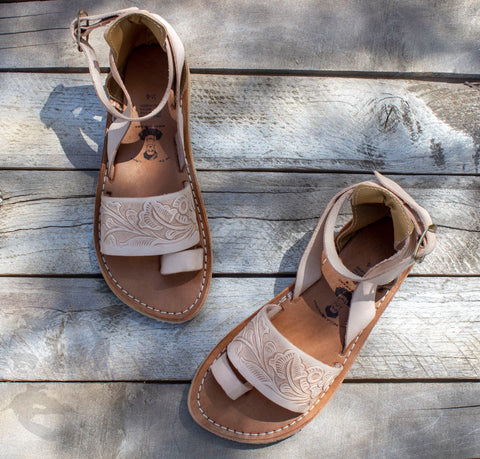 WOMENS TAN LEATHER STAMPED OPEN TOE MEXICAN SANDAL